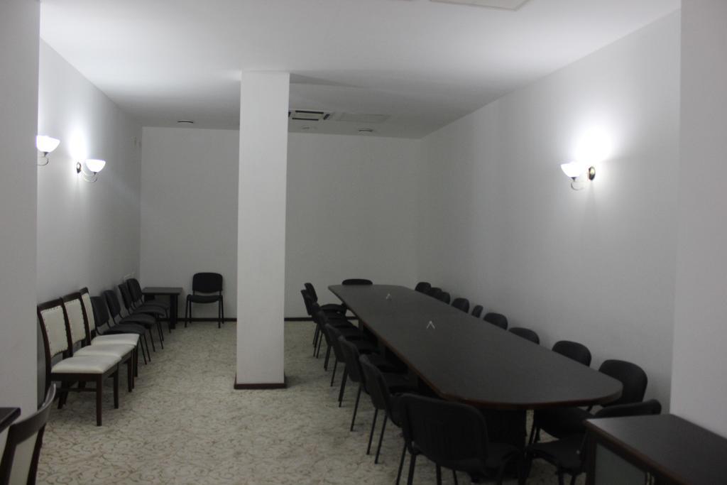 Hotel Empire Koutaïssi Extérieur photo